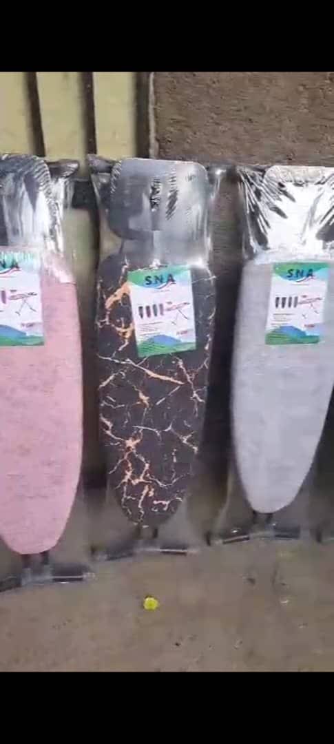 میز اتو پریزدار بلند