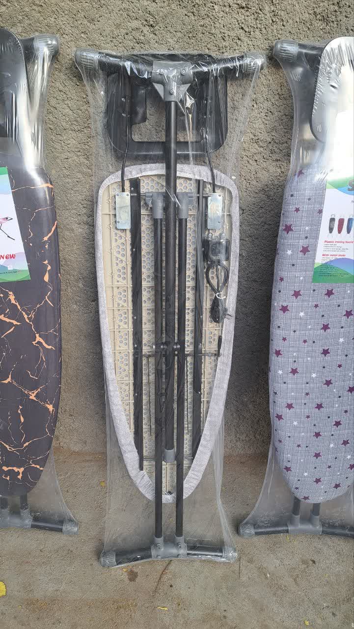 میز اتو پریزدار بلند
